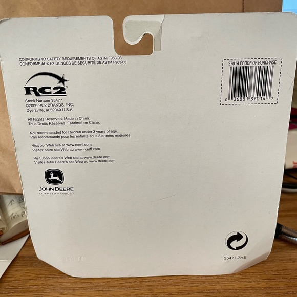 NIP ERTL John Deere Bulldozer Durable Ages 4 and up very nice - Picture 3 of 3